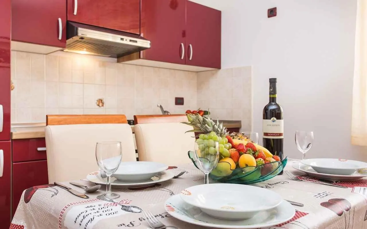 Apartments In Vrbnik/Insel Krk 36005